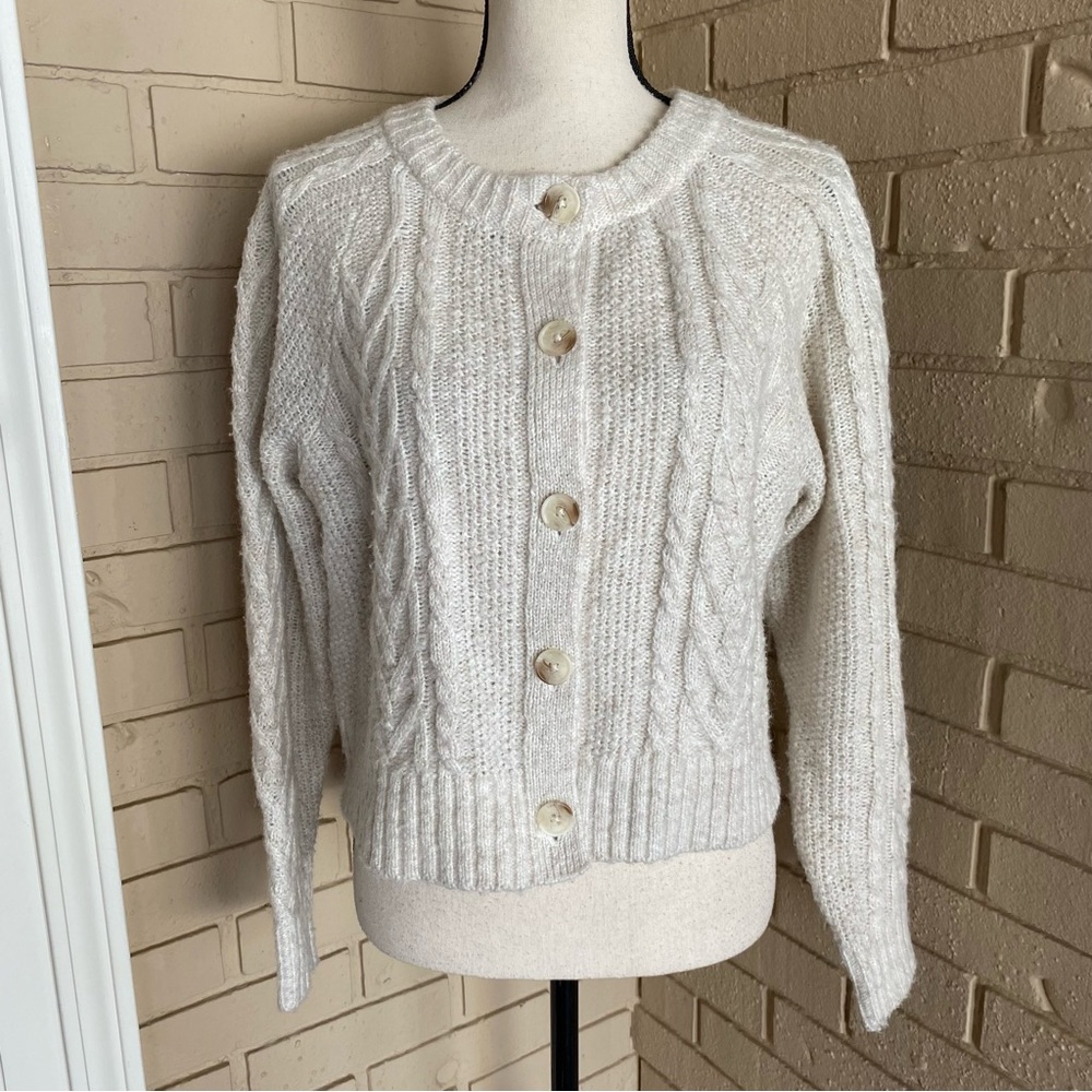 Old navy cable knit cardigan sweater women’s S cream academia college preppy